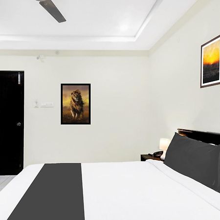ホテル Super Townhouse Daba Garden Road ヴィシャーカパトナム エクステリア 写真