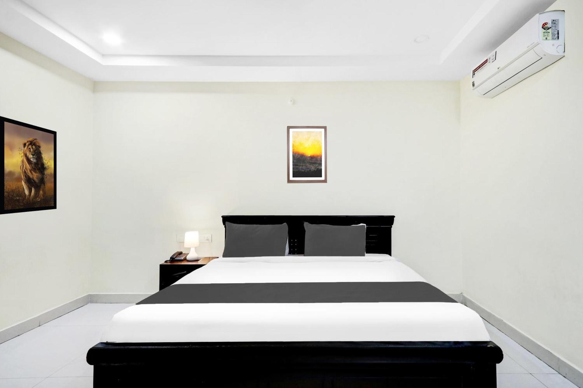 ホテル Super Townhouse Daba Garden Road ヴィシャーカパトナム エクステリア 写真