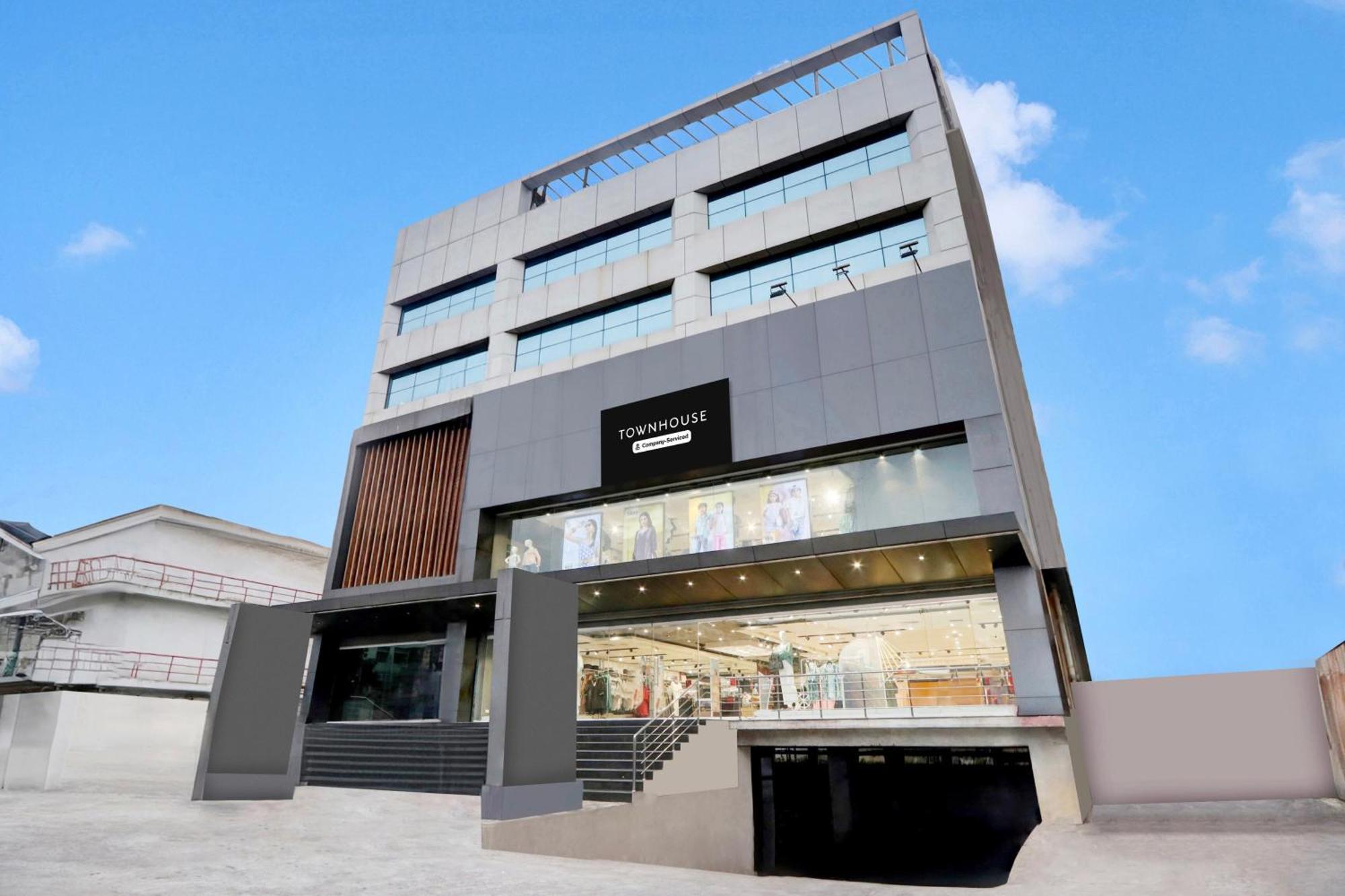 ホテル Super Townhouse Daba Garden Road ヴィシャーカパトナム エクステリア 写真